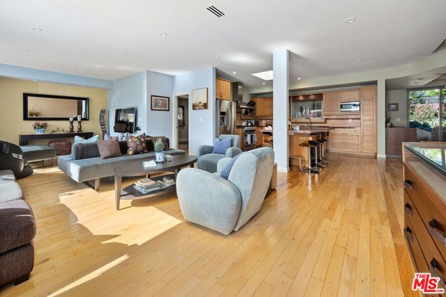 3260 Malcolm Avenue, Los Angeles, CA 90034