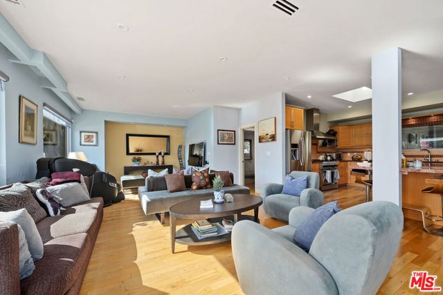 3260 Malcolm Avenue, Los Angeles, CA 90034