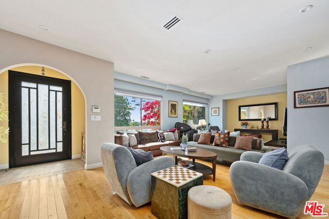 3260 Malcolm Avenue, Los Angeles, CA 90034