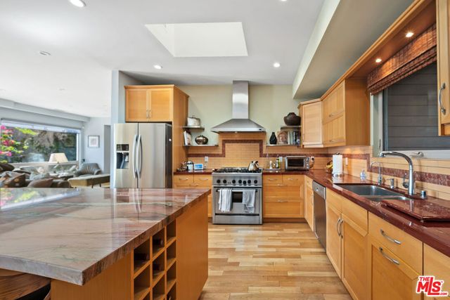 3260 Malcolm Avenue, Los Angeles, CA 90034