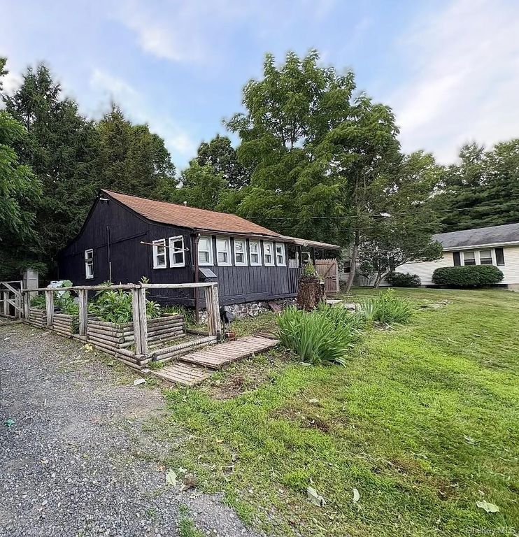 27 Interlochen Parkway, Monroe, NY 10950