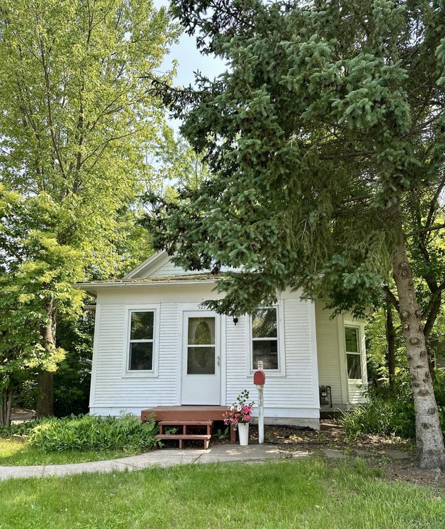521 5th Avenue SW, Cambridge, MN 55008