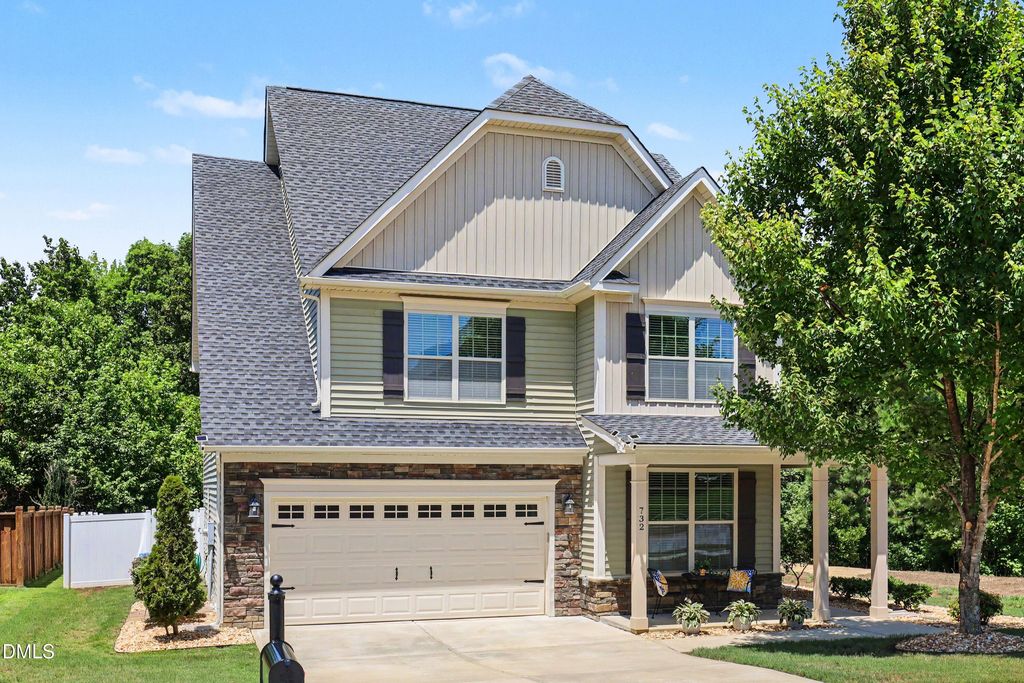 732 Lone Pine Loop, Fuquay Varina, NC 27526