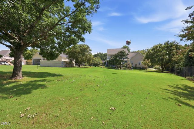 2725 Lautenberg Lane, Willow Springs, NC 27592