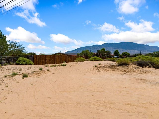 120 Barnard Road, Corrales, NM 87048