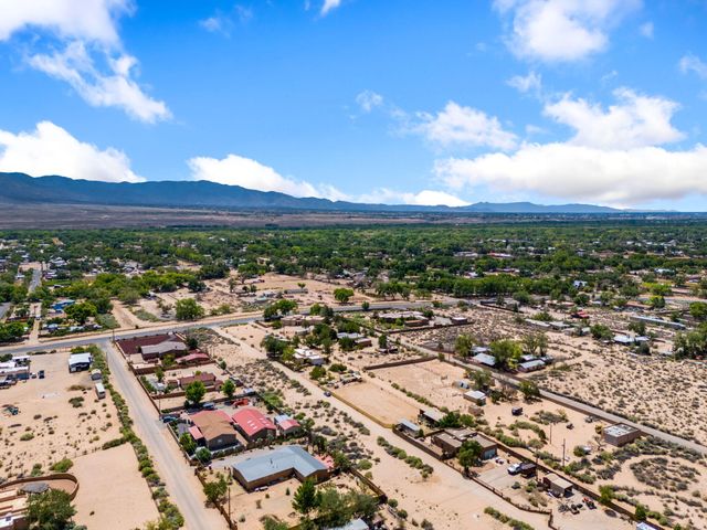 120 Barnard Road, Corrales, NM 87048