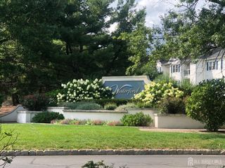 827 Waterford Drive, Edison, NJ 08817