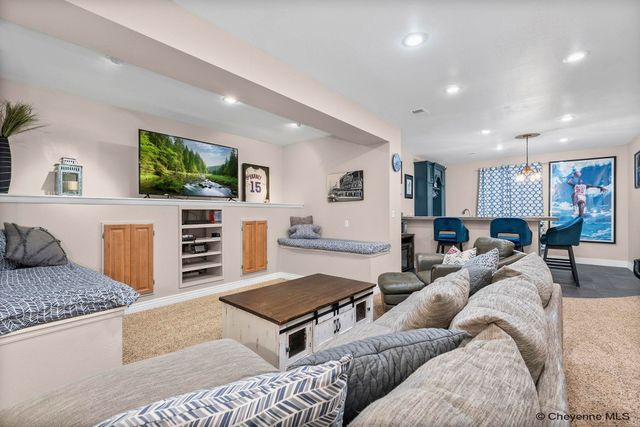 922 WEST DALE BLVD, Cheyenne, WY 82001