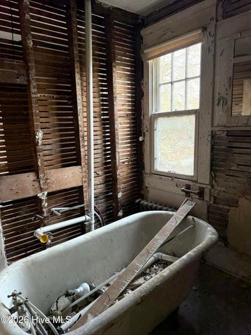 316 Entwistle Street, Hamlet, NC 28345