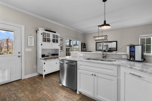 295 Towering Oaks Haven, Longview, TX 75602