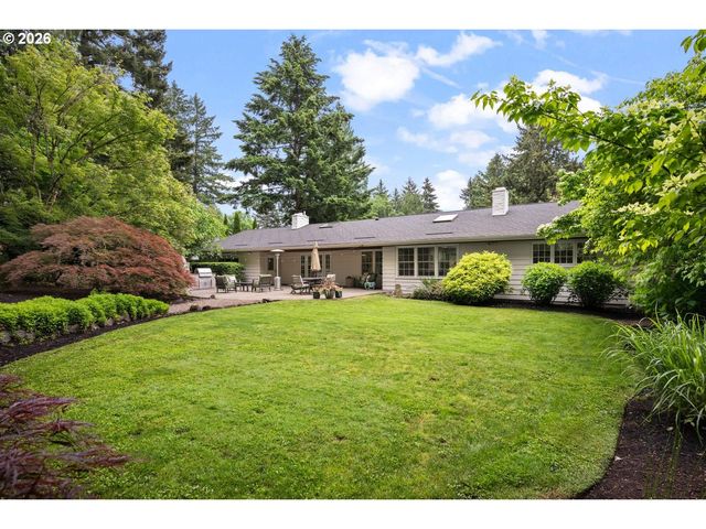10465 Sw HAWTHORNE Ln, Portland, OR 97225