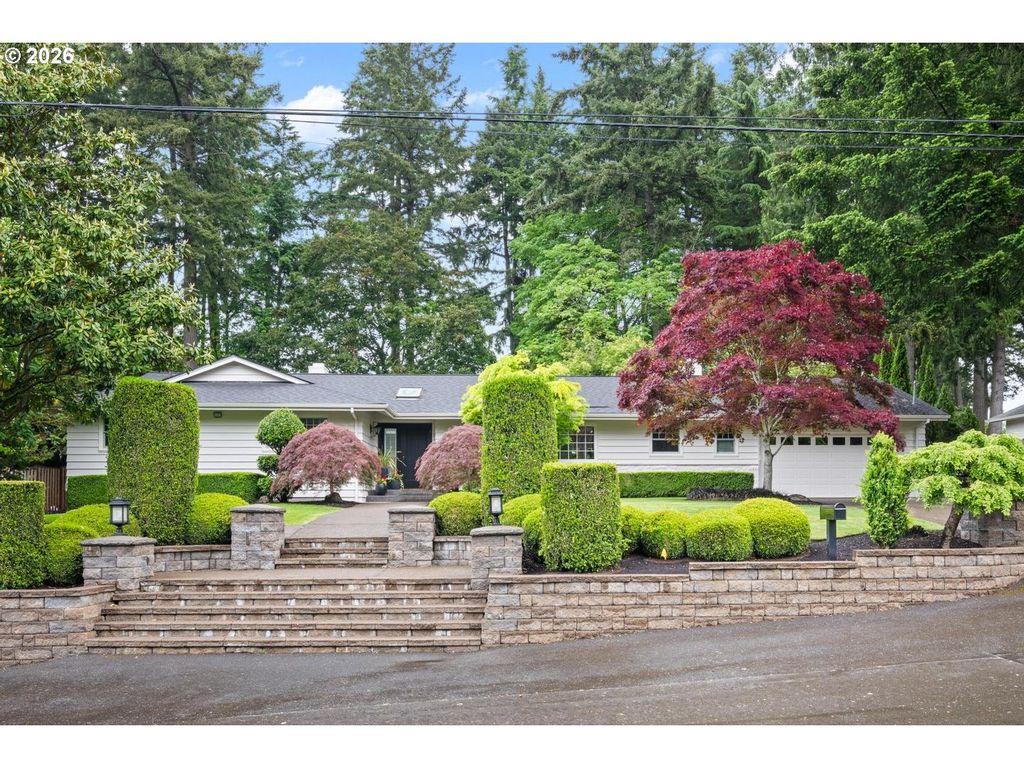 10465 Sw HAWTHORNE Ln, Portland, OR 97225