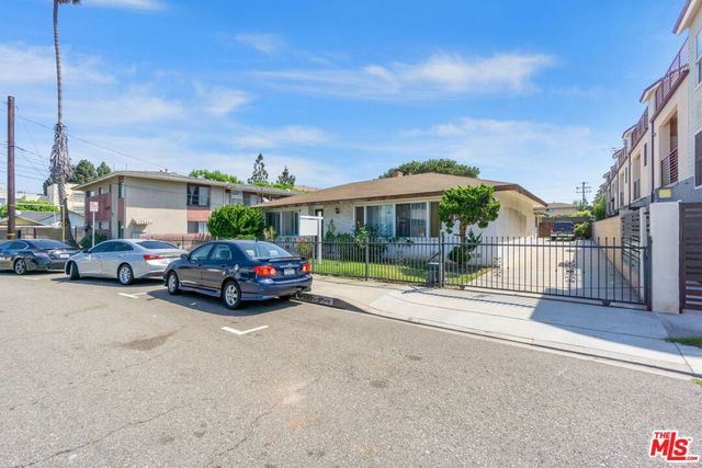 11830 Manor Drive A, Hawthorne, CA 90250