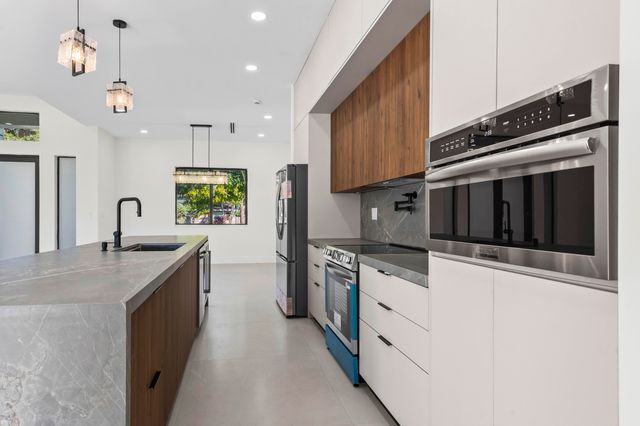 621 NW 42nd Avenue, Coconut Creek, FL 33066