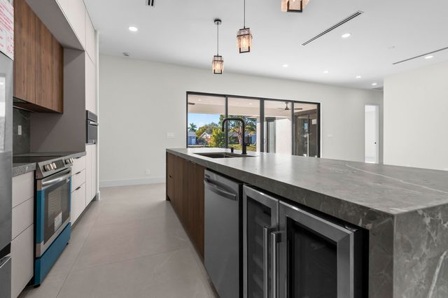 621 NW 42nd Avenue, Coconut Creek, FL 33066