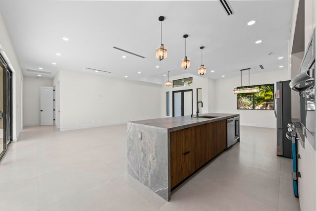 621 NW 42nd Avenue, Coconut Creek, FL 33066