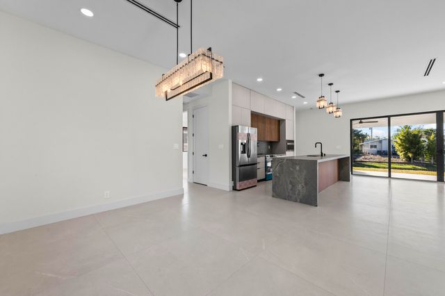 621 NW 42nd Avenue, Coconut Creek, FL 33066