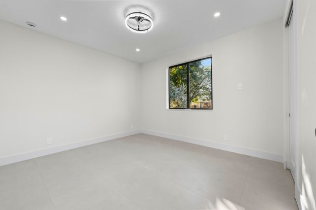 621 NW 42nd Avenue, Coconut Creek, FL 33066