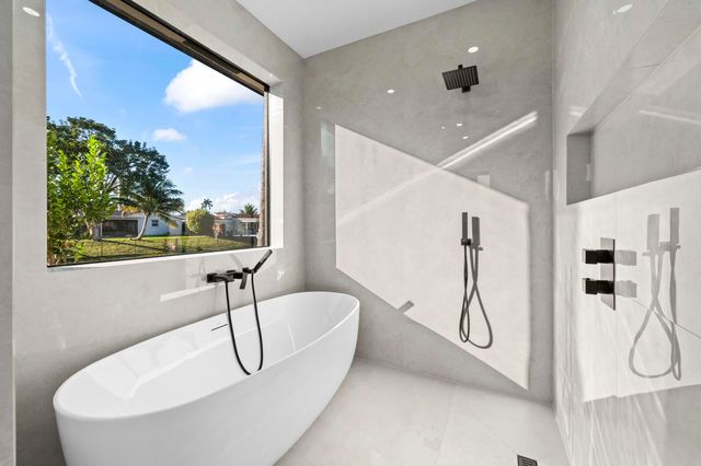 621 NW 42nd Avenue, Coconut Creek, FL 33066