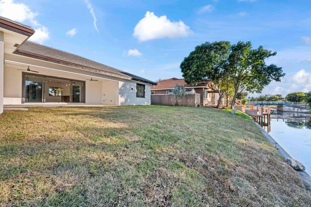 621 NW 42nd Avenue, Coconut Creek, FL 33066