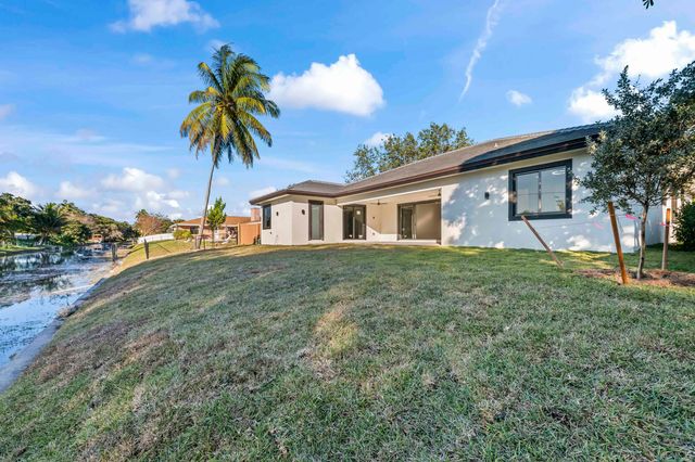 621 NW 42nd Avenue, Coconut Creek, FL 33066