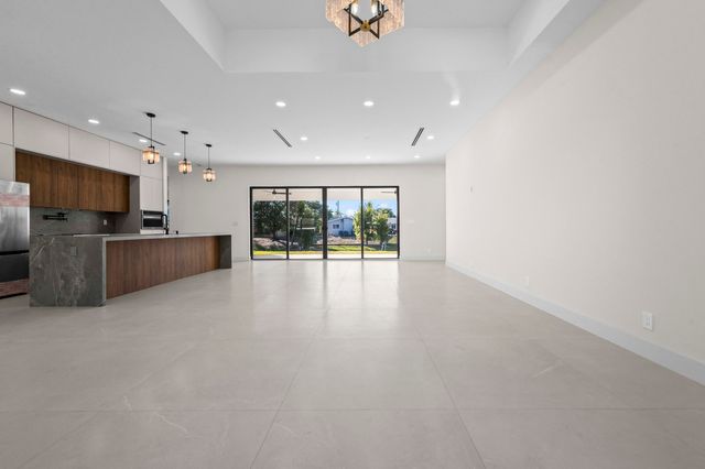 621 NW 42nd Avenue, Coconut Creek, FL 33066