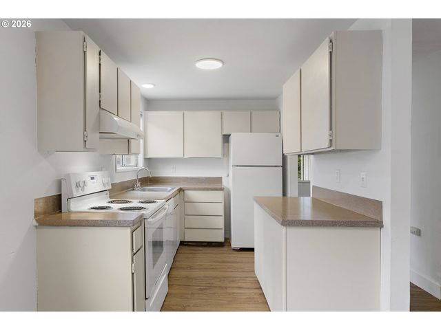 5620 Ne KILLINGSWORTH St, Portland, OR 97218