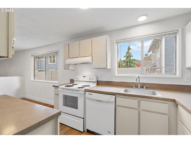 5620 Ne KILLINGSWORTH St, Portland, OR 97218