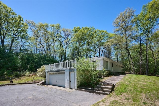 186 East St, Southampton, MA 01073