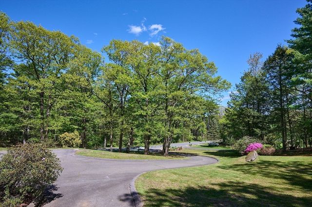 186 East St, Southampton, MA 01073