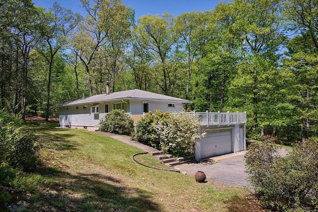186 East St, Southampton, MA 01073