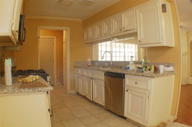 1846 Westwood Drive, Stafford, TX 77477