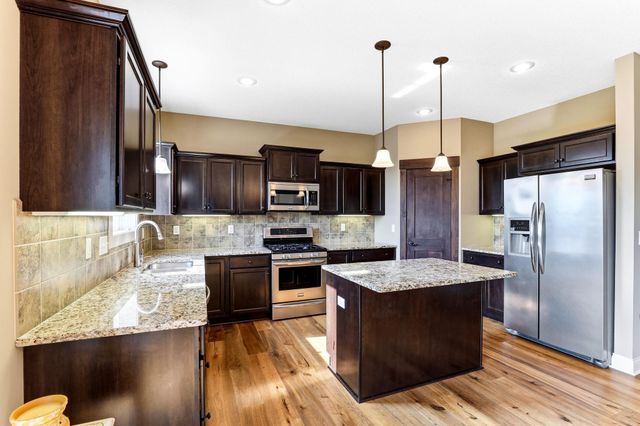 157 Dongola Lane, Shakopee, MN 55379