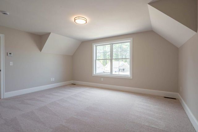 3 Hikers Lane, Nashua, NH 03062
