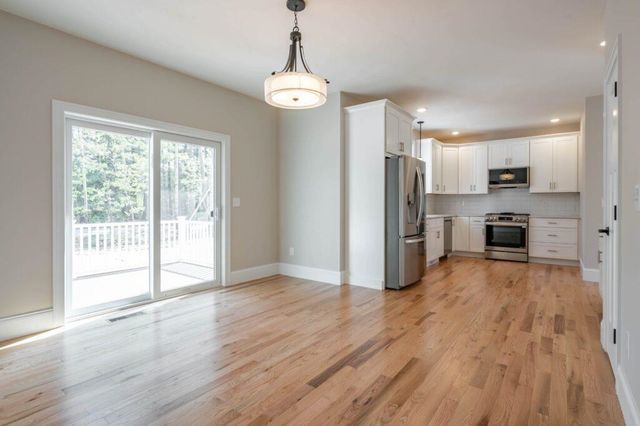 3 Hikers Lane, Nashua, NH 03062