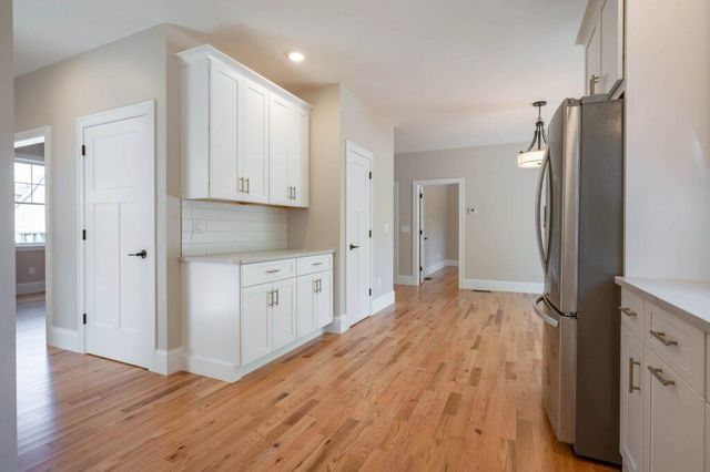 3 Hikers Lane, Nashua, NH 03062
