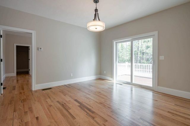 3 Hikers Lane, Nashua, NH 03062