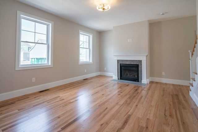 3 Hikers Lane, Nashua, NH 03062