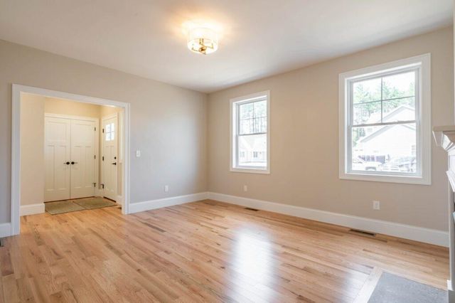 3 Hikers Lane, Nashua, NH 03062