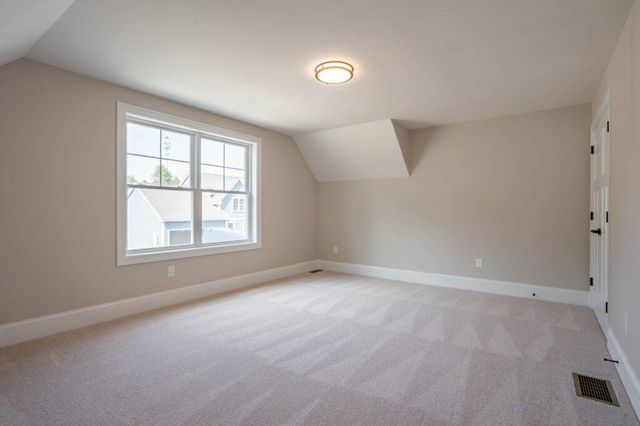 3 Hikers Lane, Nashua, NH 03062