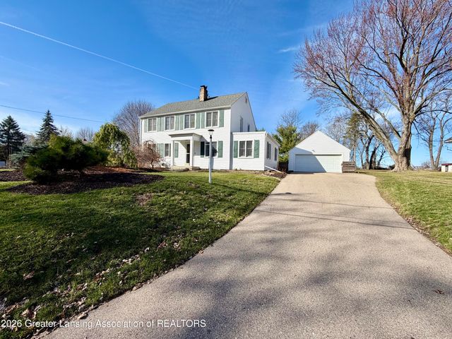 807 Maycroft Road, Lansing, MI 48917