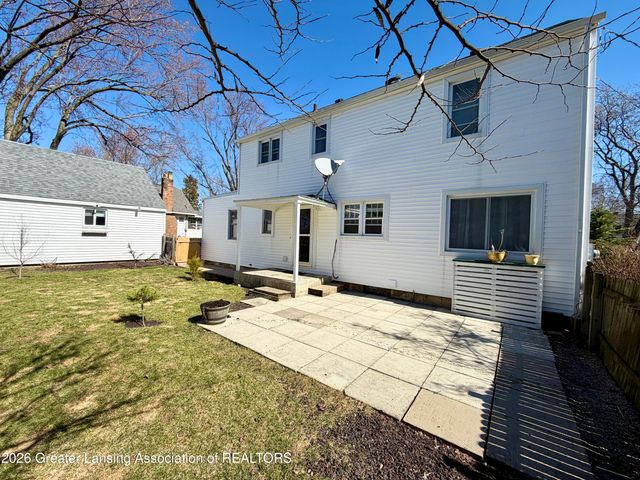 807 Maycroft Road, Lansing, MI 48917