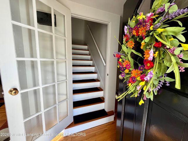 807 Maycroft Road, Lansing, MI 48917