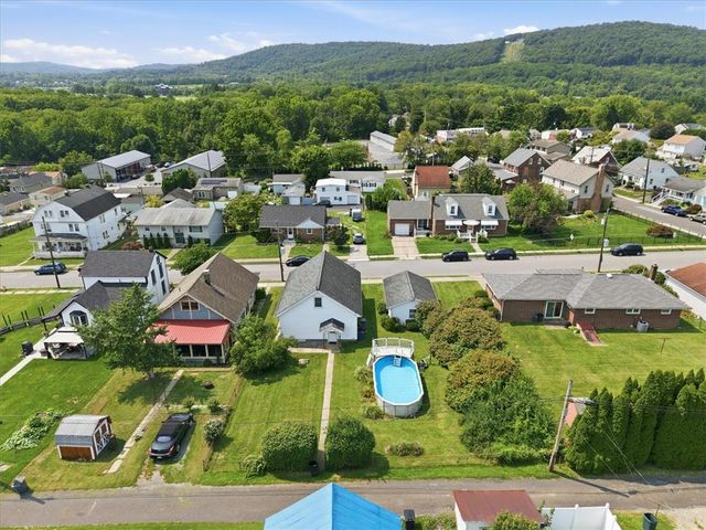1395 Jefferson Street, Hellertown Boro, PA 18055