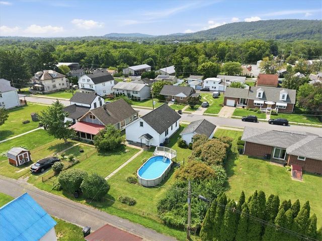 1395 Jefferson Street, Hellertown Boro, PA 18055