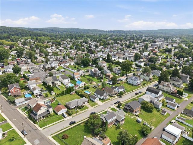 1395 Jefferson Street, Hellertown Boro, PA 18055