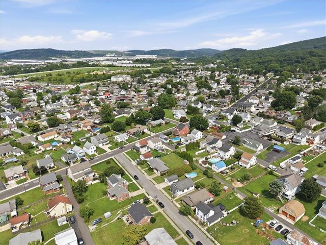 1395 Jefferson Street, Hellertown Boro, PA 18055