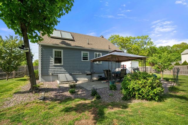 160 Sportsmans Trl, Whitman, MA 02382