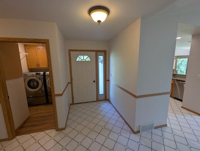 2721 W 9TH AVENUE, Oshkosh, WI 54904