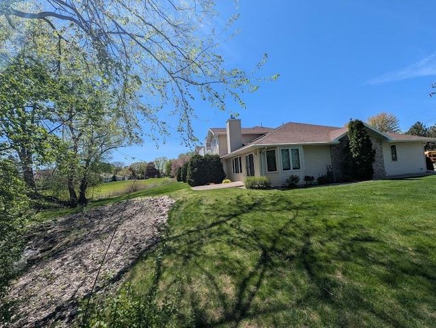 2721 W 9TH AVENUE, Oshkosh, WI 54904